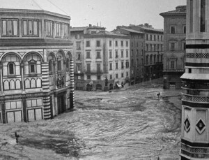 Alluvione di Firenze, 4 novembre 1966, fra Duomo e Battistero